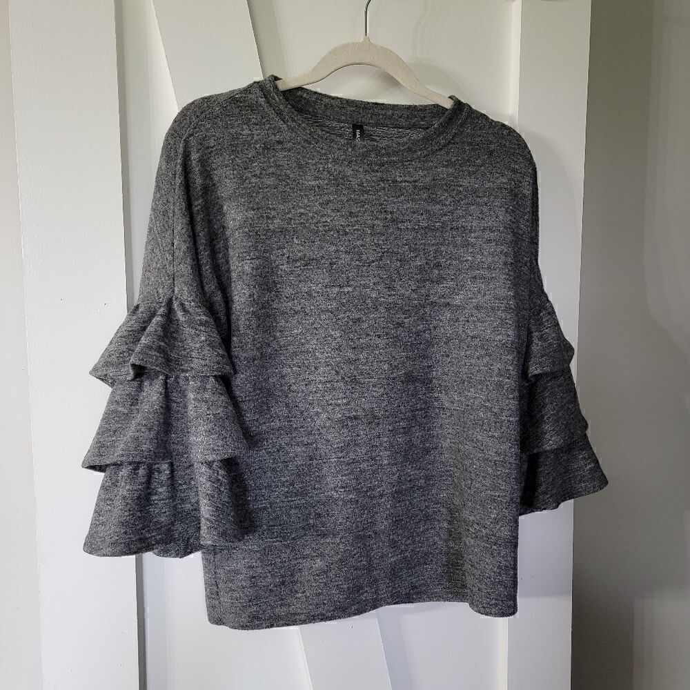 Massini Women's Sweater   - Picture 3 of 5